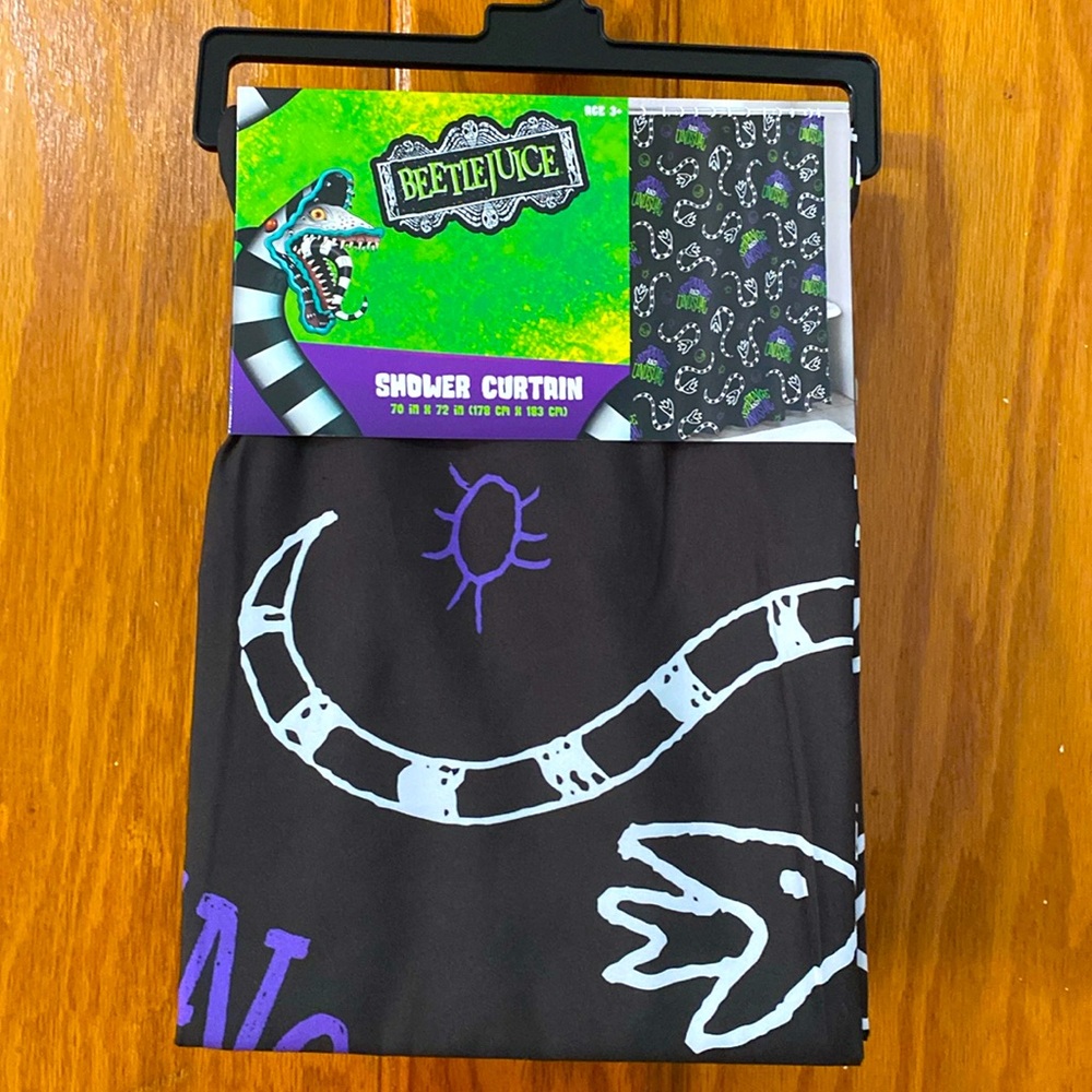 Beetle Juice Strange and Unusual Sand-Worm Printed Shower Curtain NWT